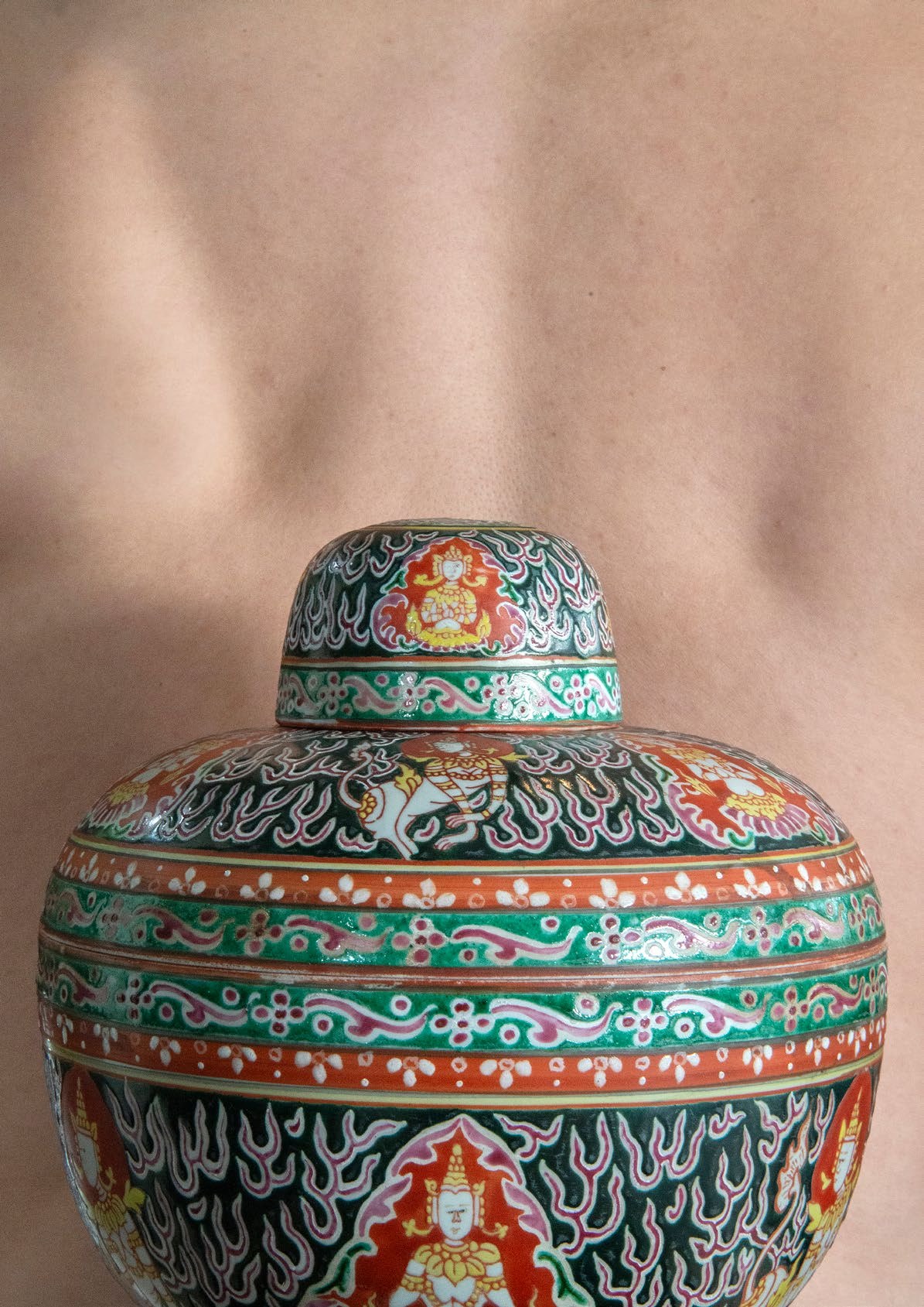 Julien Spiewak, Set of Benjarong porcelain, Art. Siri Sala Private Thai Villa (detail), 2024