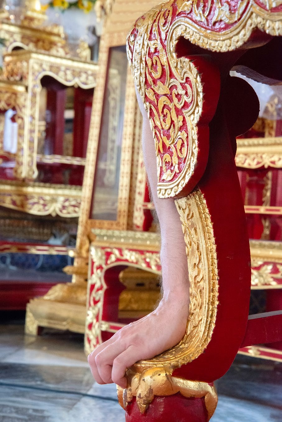 Julien Spiewak, Monk’s seat, 21st century, Alex. Wat Suwannaram Ratchaworawihan, 2024
